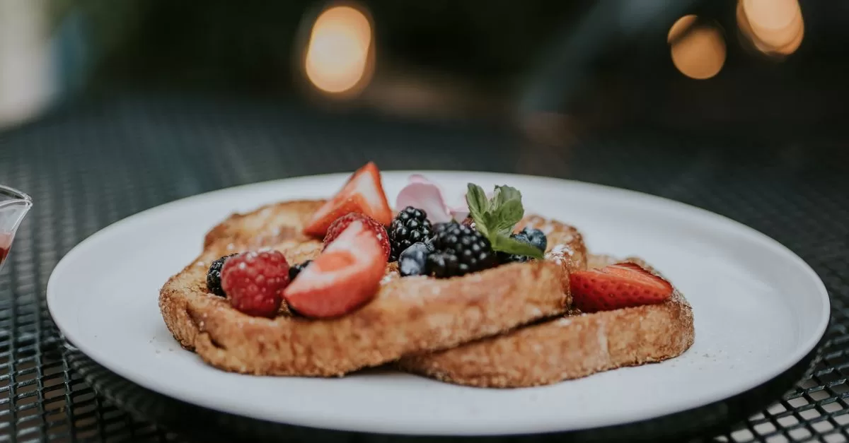 Bread with berries on top